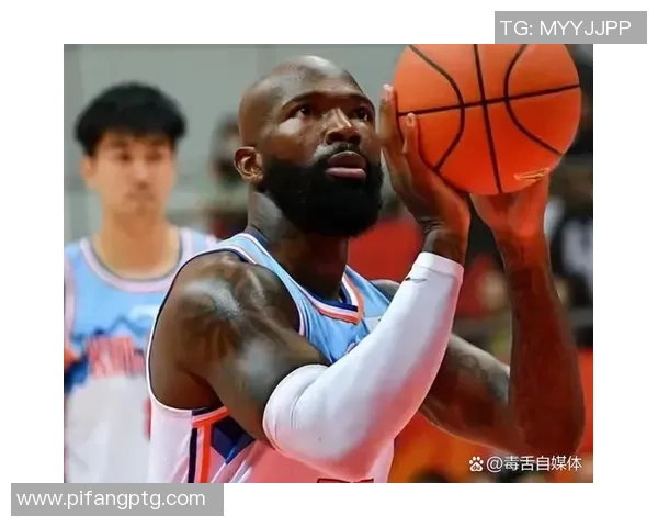 火箭队与马刺队激战正酣23日赛场精彩对决引人瞩目